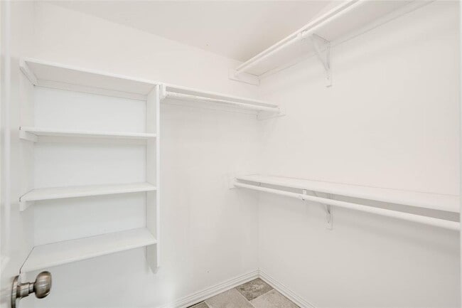 Building Photo - 811 Gunter St