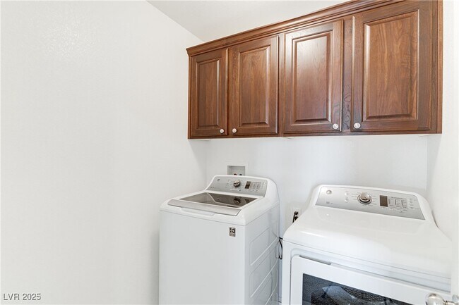 Building Photo - 1186 Claire Rose Ave