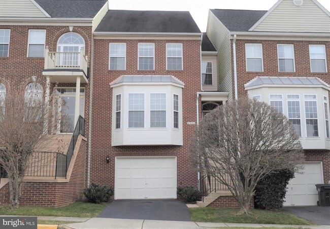 Building Photo - 8933 Royal Astor Way
