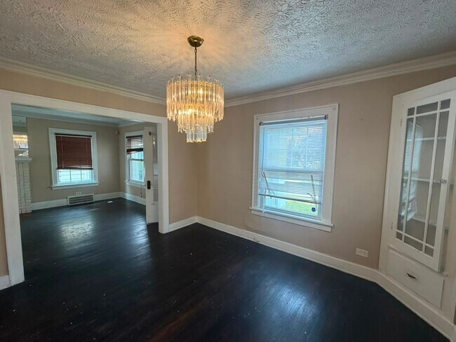 Building Photo - Affordable Cleveland Heights Home - Now Available