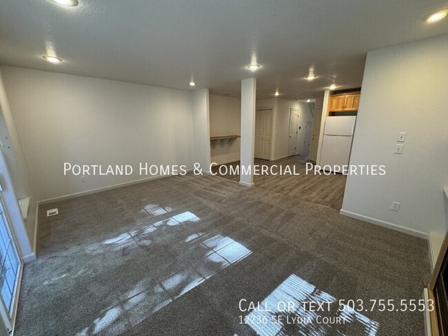 Building Photo - 12736 SE Lydia Ct