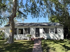 Building Photo - 11527 Albers St