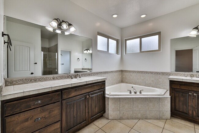 Building Photo - 2478 E Springs Dr