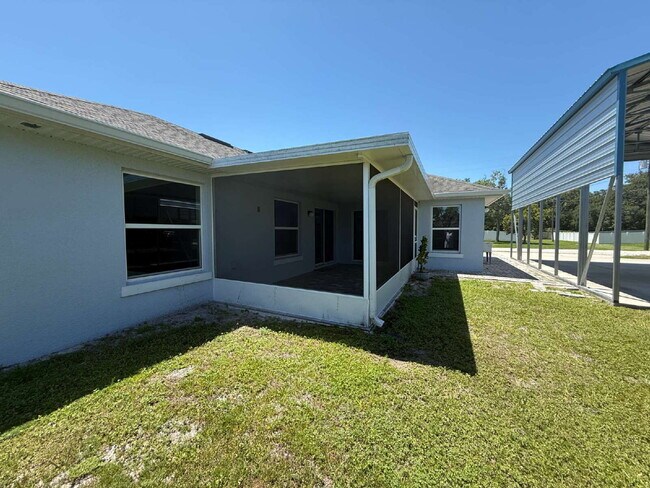 Building Photo - Beautiful and Spacious 3/2 with Separate Entrance 1/1 In-Law Suite, RV Parking
