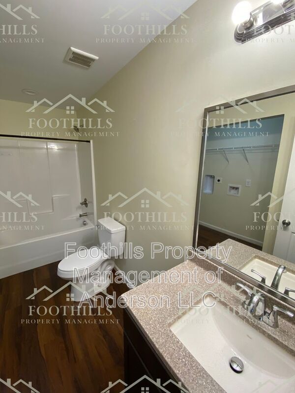 Building Photo - 108 Townsley Ct