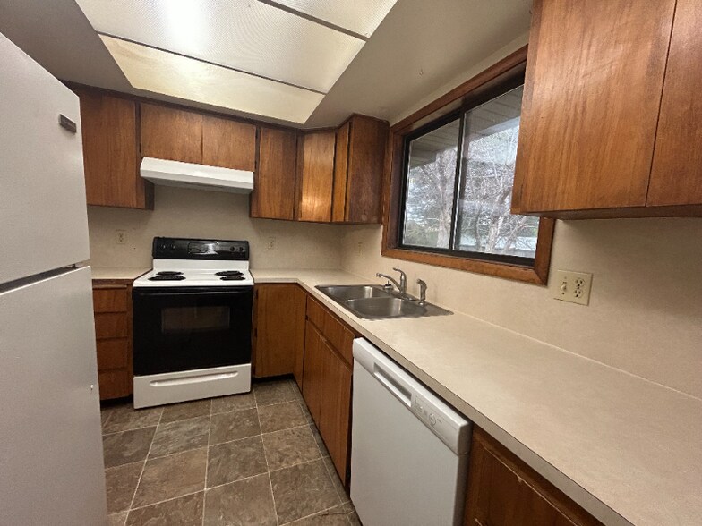 Building Photo - 1636 Targhee Dr