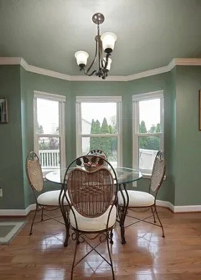 Building Photo - 4701 Shenandoah Dr