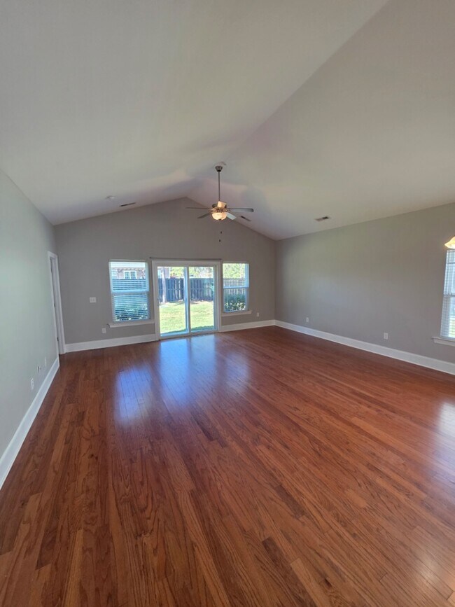 Building Photo - 1608 Palmetto Palm Dr