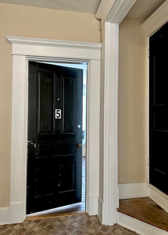 Building Photo - 205 Scammel St