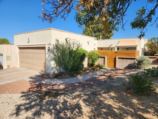 Building Photo - 2139 Sagecrest Ave