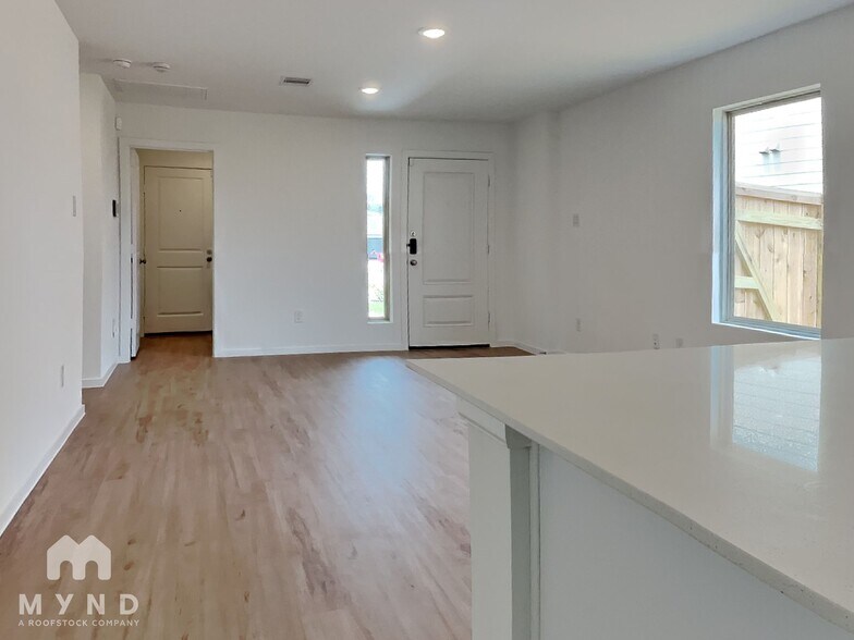 Building Photo - 18515 Cepagatti Dr