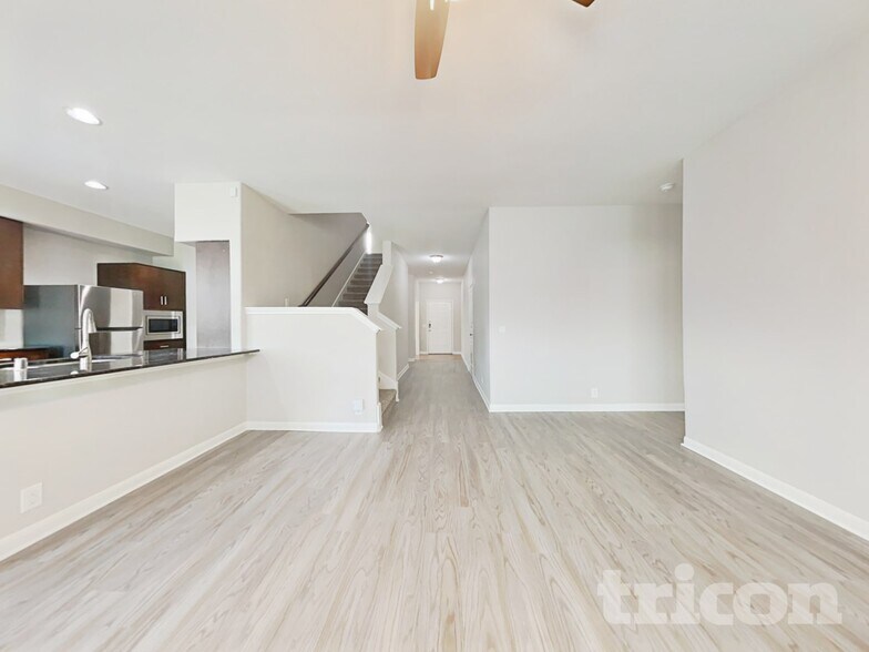 Building Photo - 423 Hayes St