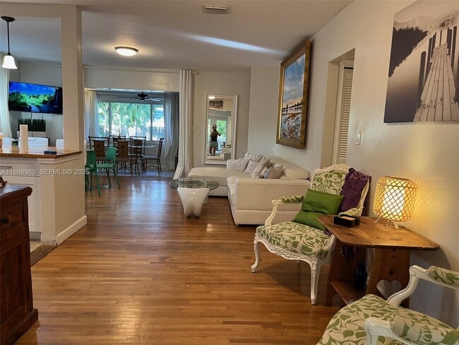 Building Photo - 113 SW 2nd St