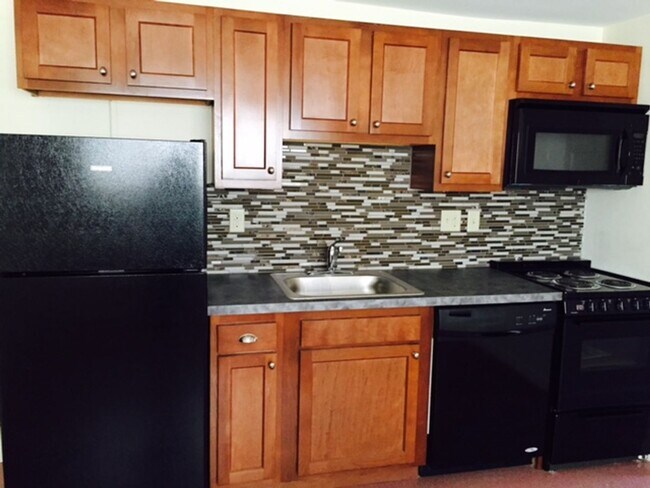 Primary Photo - 558 Lowell Ave