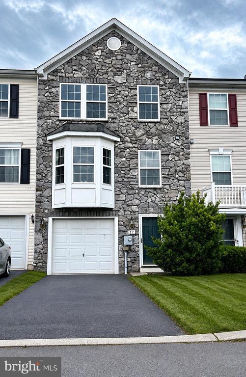Building Photo - 17 Snead Drive.