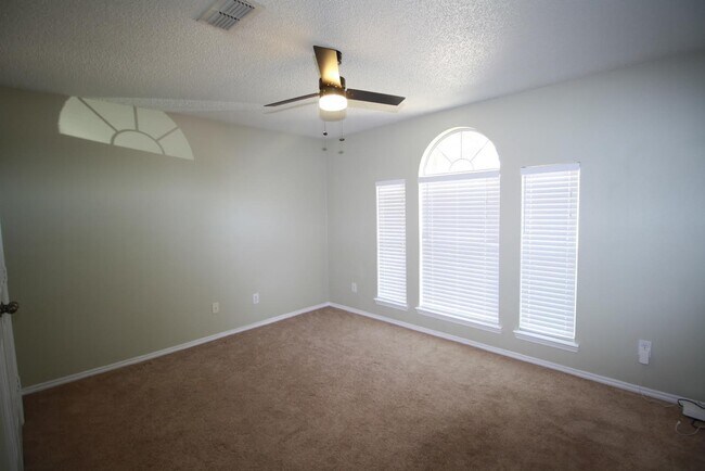 Building Photo - 152 Frankford Ct