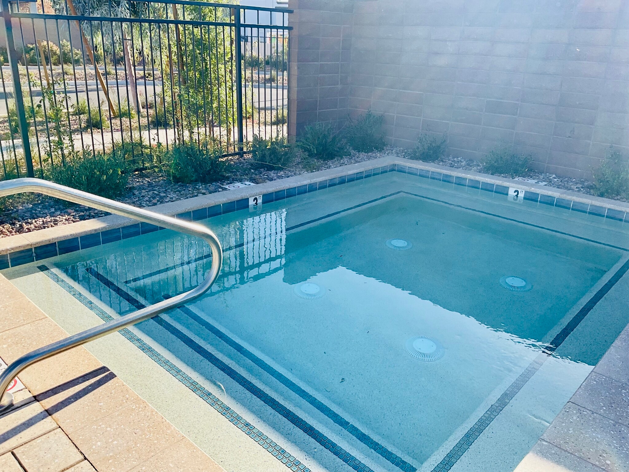 Building Photo - 2759 S Jackrabbit Dr