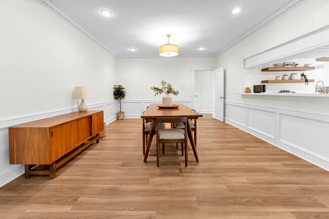 Building Photo - 6603 Pauma Dr