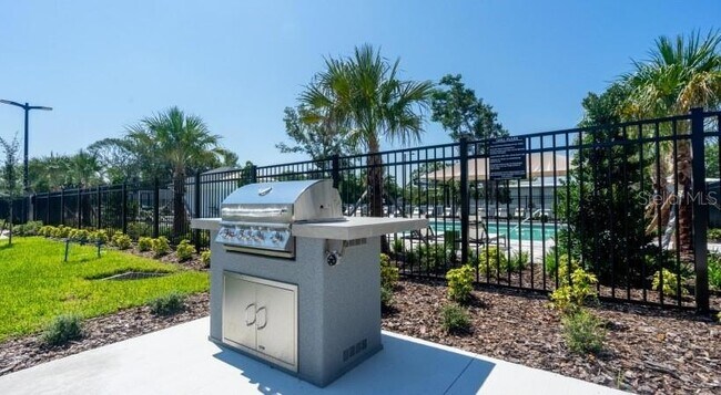 Building Photo - 18772 Grand Live Oak Blvd