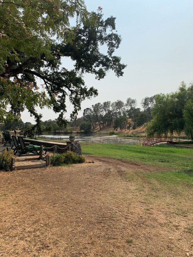 Building Photo - Butte Valley 3 bed 2 bath home, Privacy, n...