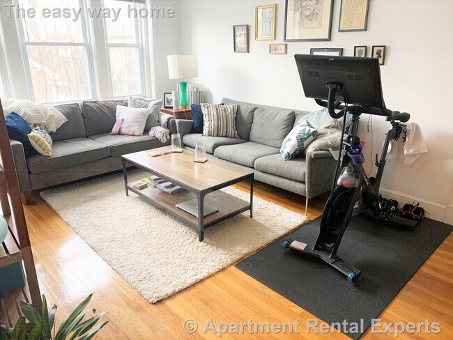 Primary Photo - 1 Gray St
