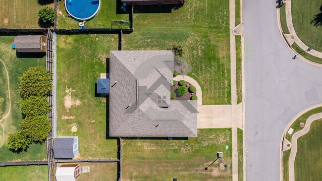 Building Photo - 6137 Remington Dr