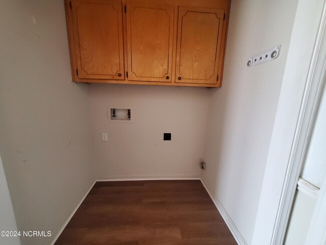 Building Photo - 3805 Sterling Pointe Dr