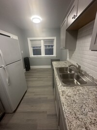 Building Photo - 1442 W 101st St