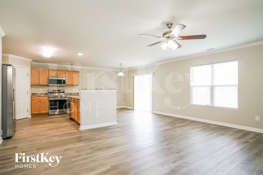 Building Photo - 6831 Horseback Lane
