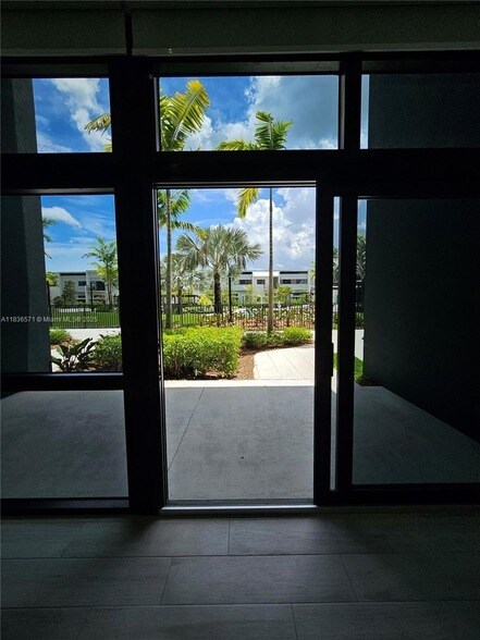 Building Photo - 4400 Sunrise Blvd