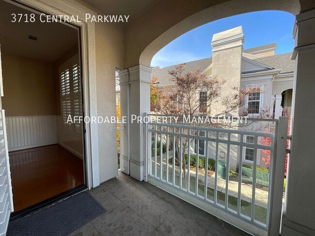 Building Photo - 3718 Central Pkwy