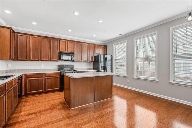 Building Photo - 4721 Creekside Villas Way