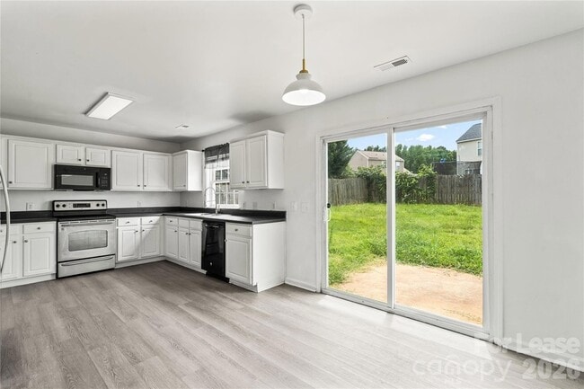 Building Photo - 2724 Mulberry Pond Dr