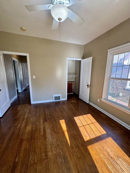 Building Photo - 3014 Davenport Ave