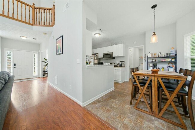 Building Photo - 983 Aspen Dr