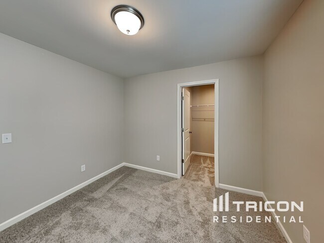 Building Photo - 2035 Neill Ln
