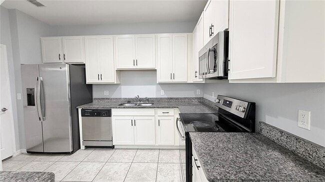 Building Photo - 2449 Seven Oaks Dr