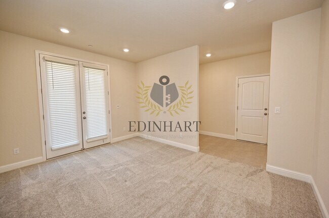 Building Photo - 645 Blue Oak Lane W