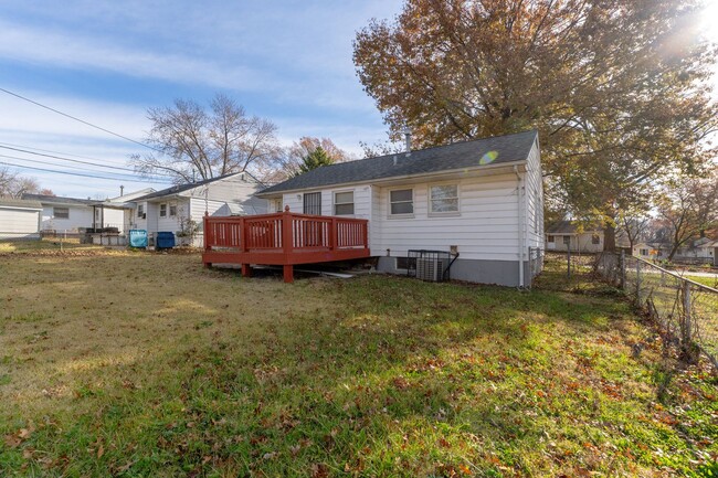 Building Photo - Section 8 Opportunity! 3 bedroom 1 bath | ...