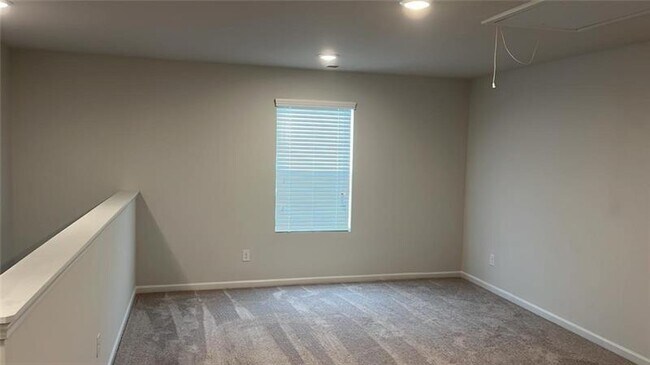 Building Photo - 285 Springwood Ln