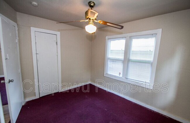 Building Photo - 414 Rotary