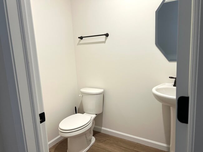 Building Photo - 6257 Sandbelt Dr