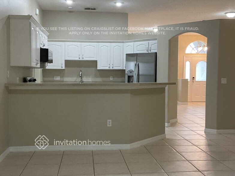 Building Photo - 11011 Lynn Lake Cir