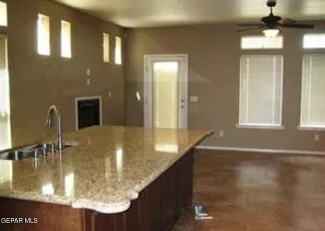 Building Photo - 537 Green Village Ct