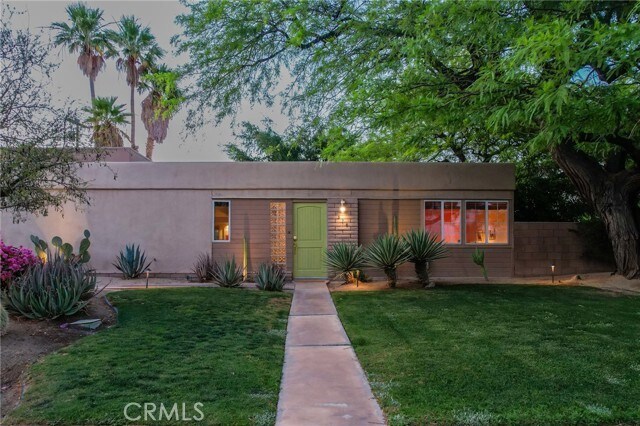 Building Photo - 576 E Desert Holly Cir