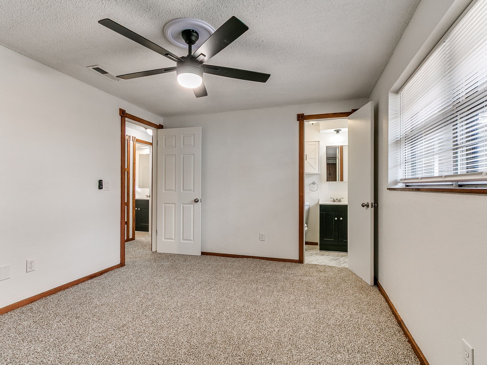 Building Photo - 1548 Bradley Pl