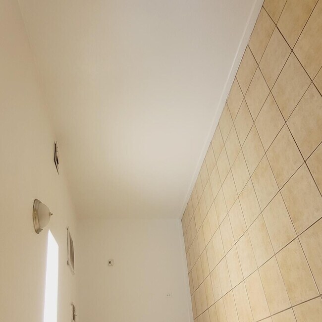 Building Photo - 4412 N 67th Ave