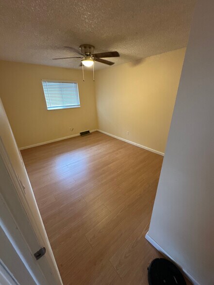 Building Photo - 4527 S Lowell Blvd