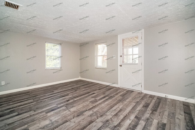 Building Photo - 1601 Bauer Ave