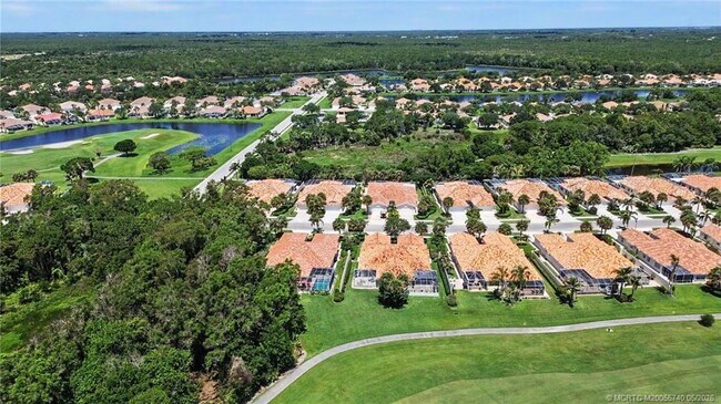 Building Photo - 8357 SE Double Tree Dr